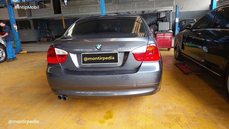 BMW 325i E90 N52 tampak belakang