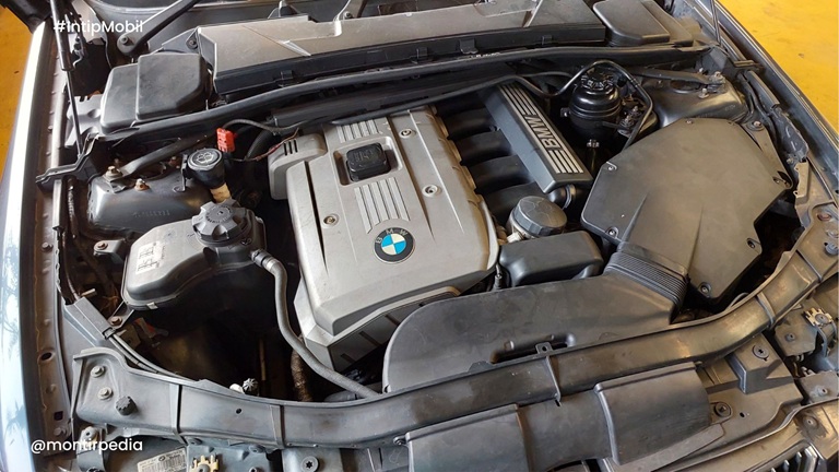 BMW 325i E90 engine N52